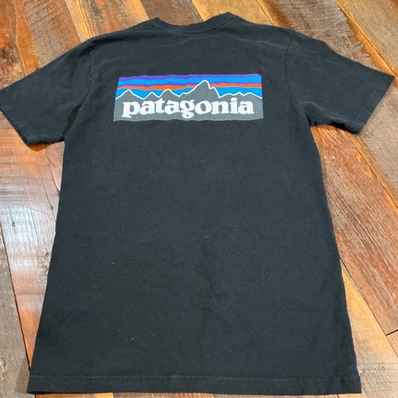 Patagonia Responsibili-Tee Pocket Logo Graphic T-Shirt Black Size S - Picture 6 of 8